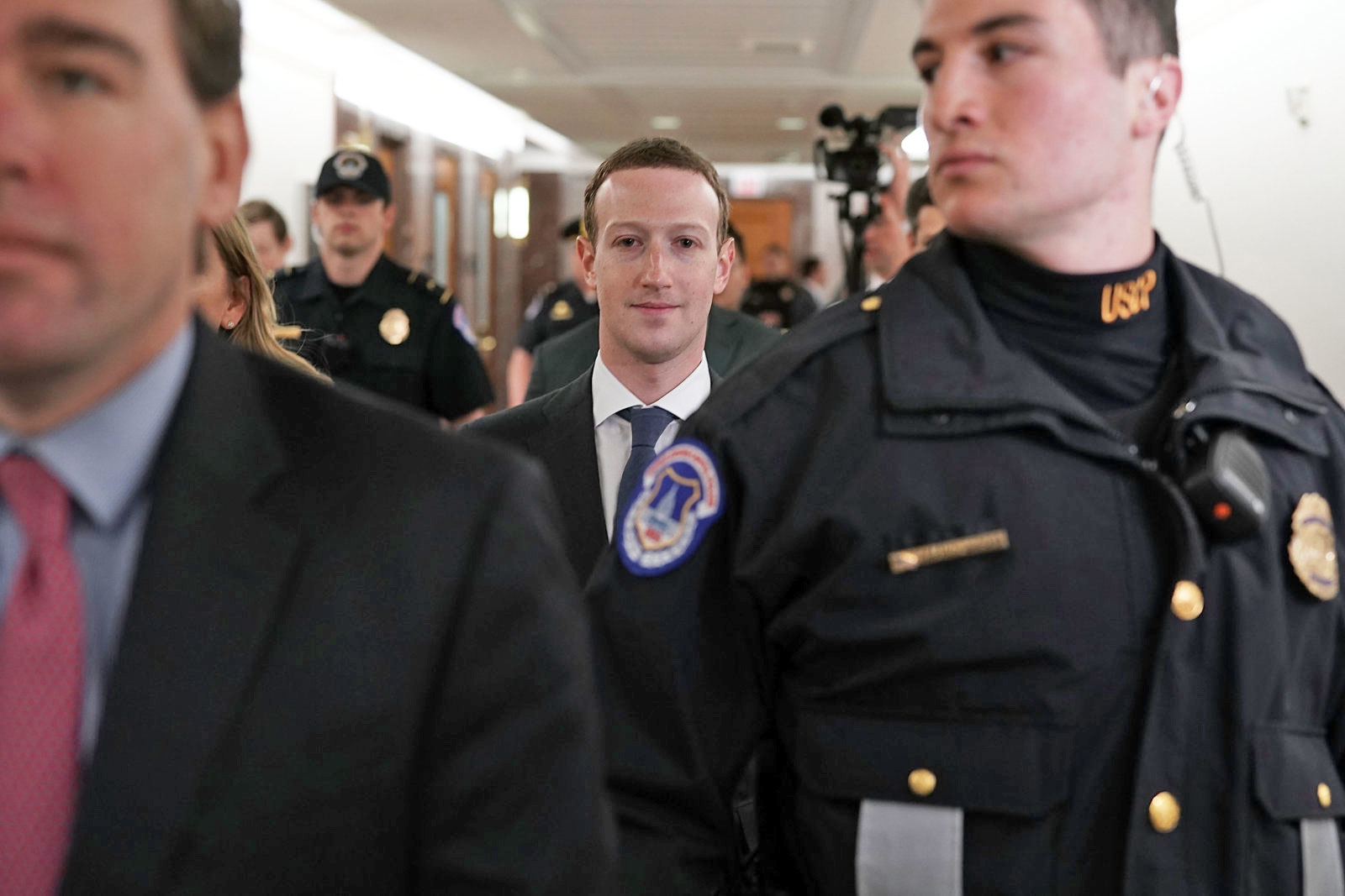 Zuckerberg: Es un mito que Facebook no pueda hacer dinero de los teléfonos móviles