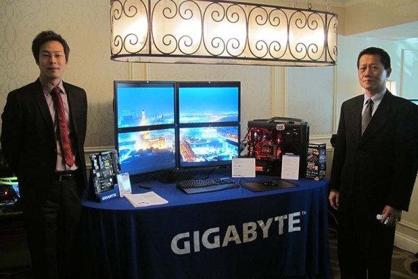 Wong y Huang de GIGABYTE con 4k en suite CES 2013