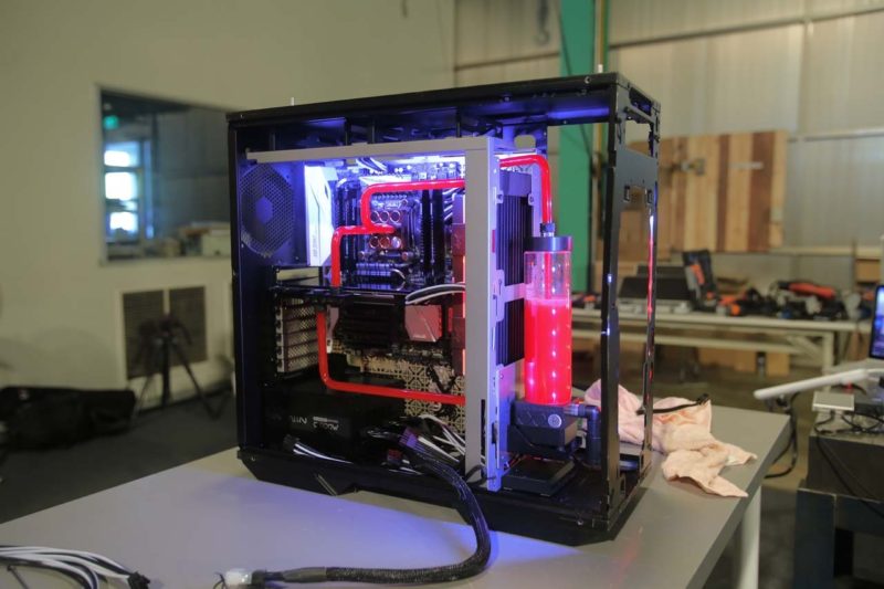 IN WIN  y un grupo de Modders han creado algunas PC verdaderamente hermosas - Computex 2016 2