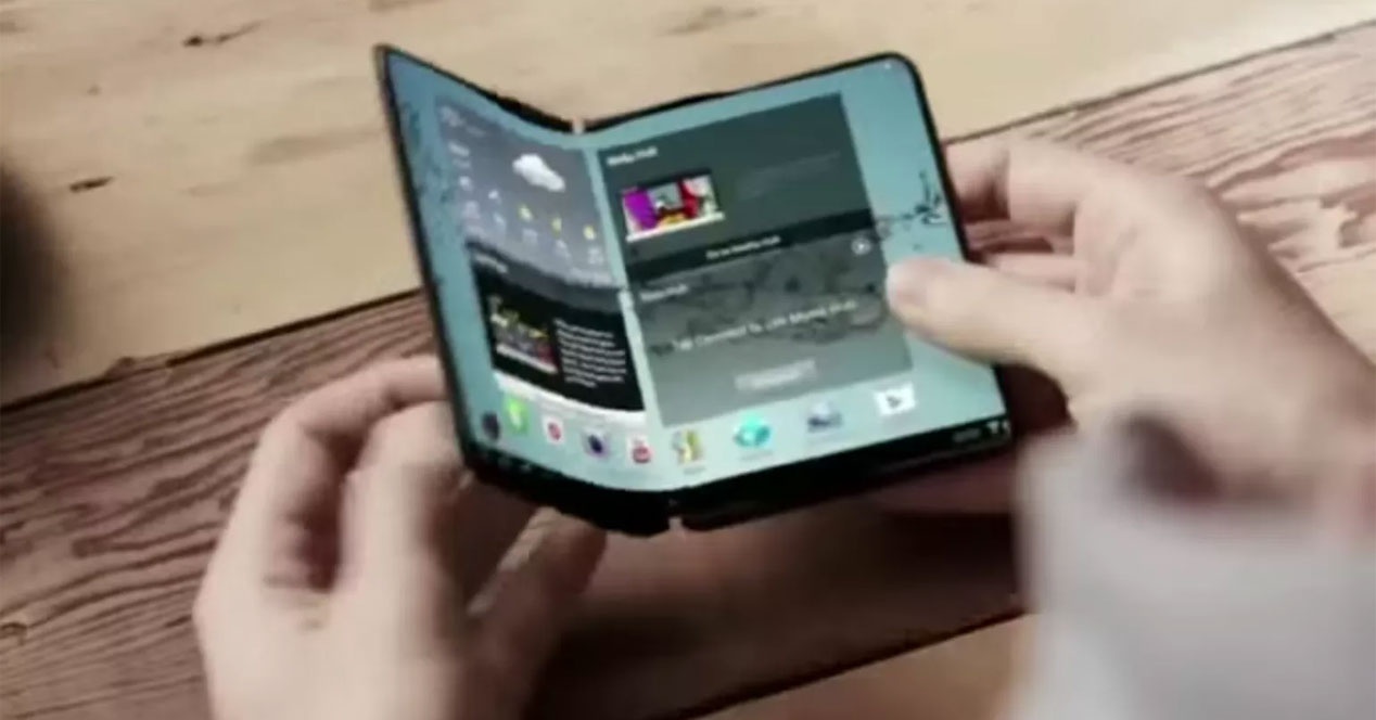 Samsung patentó un dispositivo con pantalla curva doble y una pieza emergente