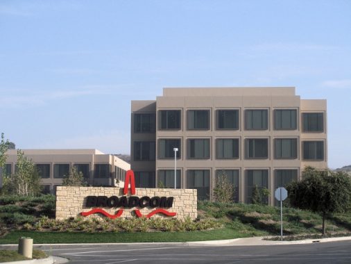 Broadcom insiste con la compra de Qualcomm y sigue haciendo ofertas