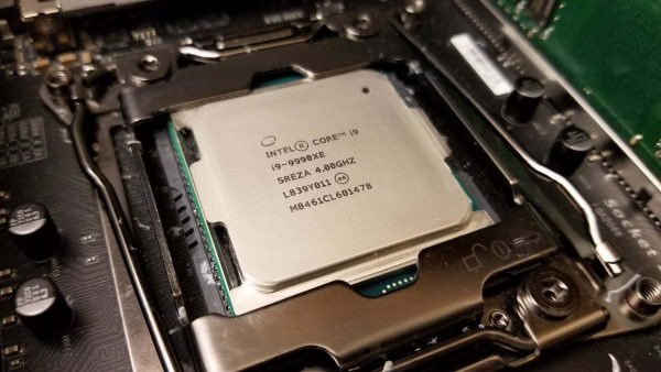 Primeras pruebas del i9-9990XE en programas de Adobe
