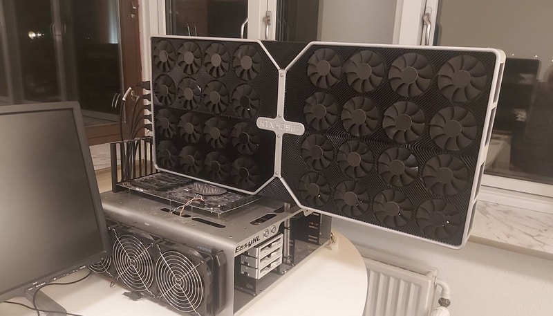 Ensenan-la-NVIDIA-GeForce-RTX-4090-18000-nucleos-CUDA-48-GB-de-memoria-GDDR7-y-1kW-de-consumo.jpg