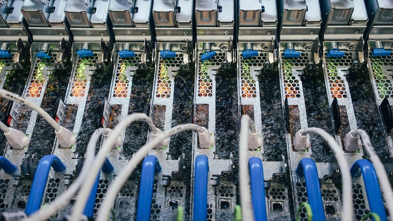 microsoft-prueba-un-sistema-de-refrigeraci-n-l-quida-por-inmersi-n-para