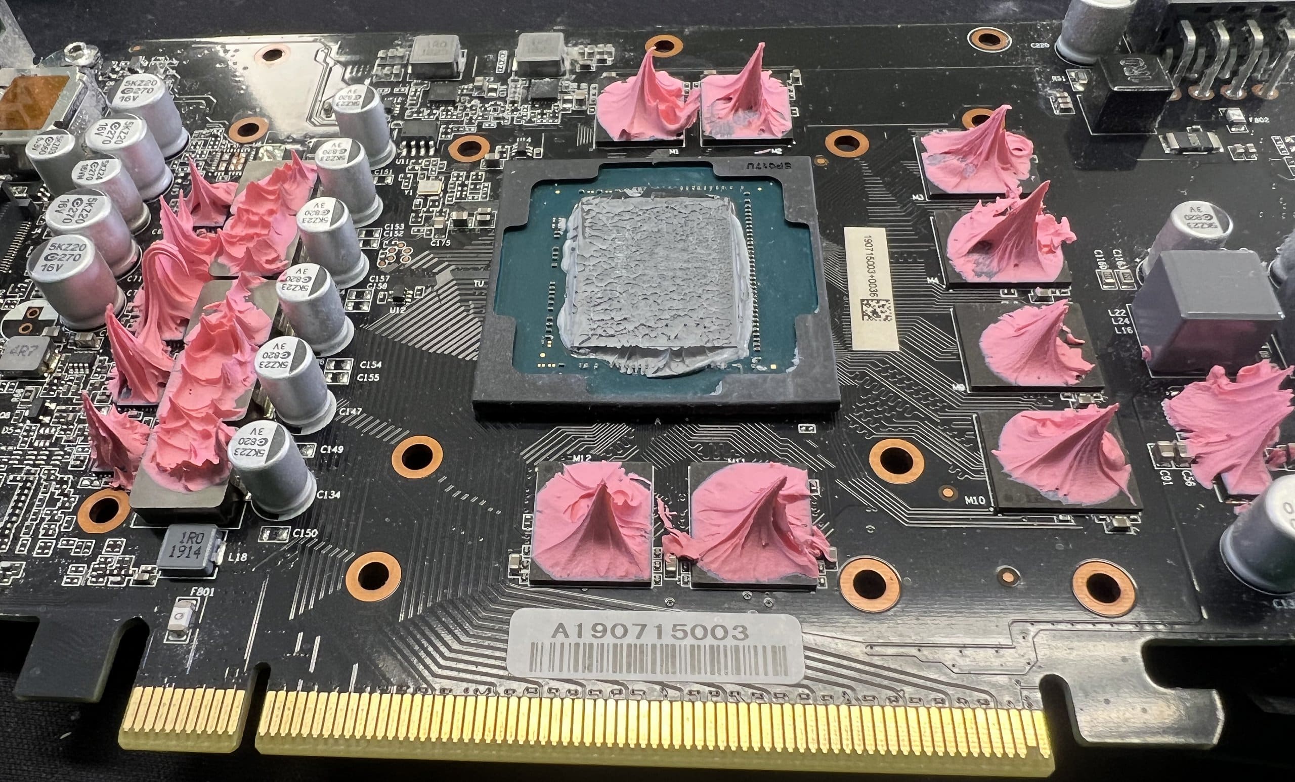 Masilla térmica o Thermal pad en las tarjetas graficas, ¿Que es mejor?