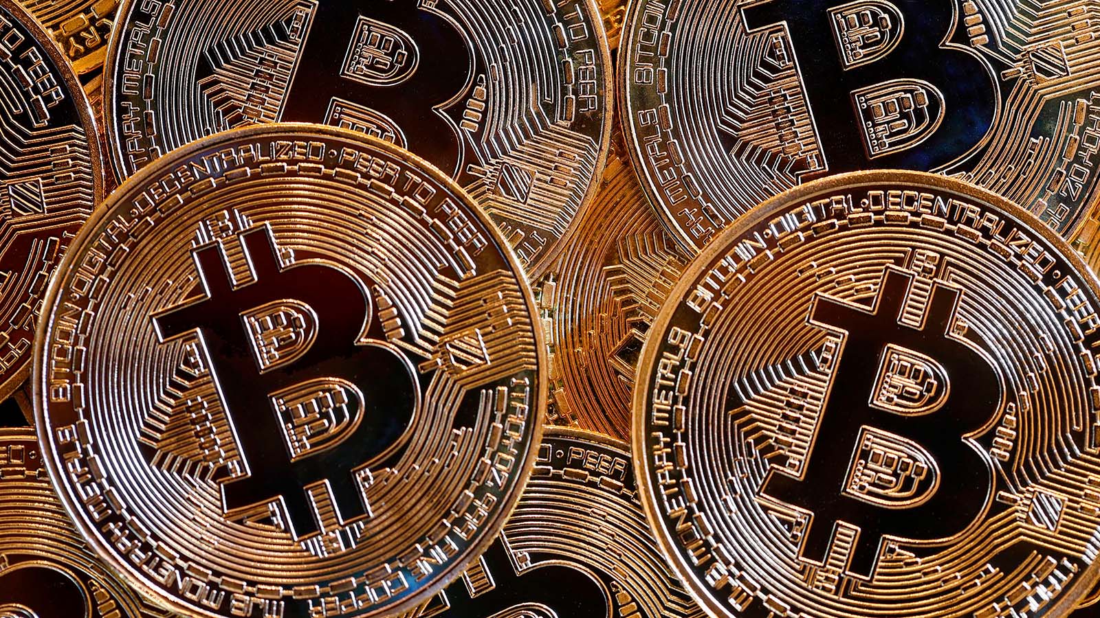 Una mujer tiró un USB con 3 millones de dólares en Bitcoin