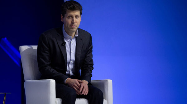 Sam Altman roba una GPU en el video más viral de Sora 2, la nueva red social de IA