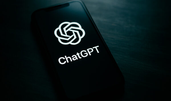 OpenAI responde a la demanda por la muerte de un adolescente de 16 años y señala un uso indebido de ChatGPT