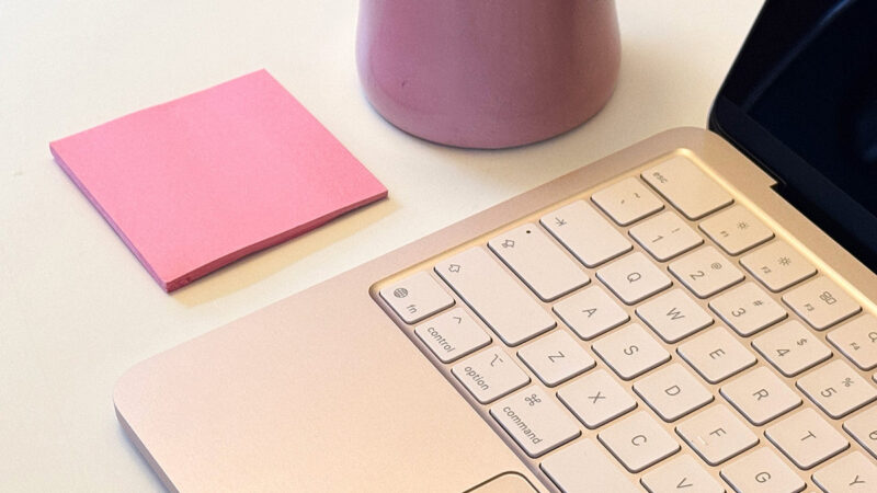 Con solo 8 GB de RAM, la MacBook Neo sorprende al superar a una laptop con Windows