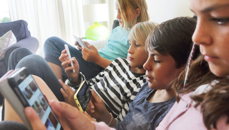 Meta comenzó a usar IA para detectar cuentas de menores de 13 años en Facebook e Instagram