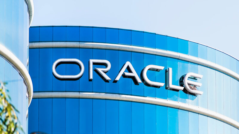 Oracle despide a 30.000 empleados mientras invierte miles de millones en IA