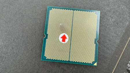 AMD rechaza la garantía de un Ryzen 9 7950X3D con el sustrato hinchado